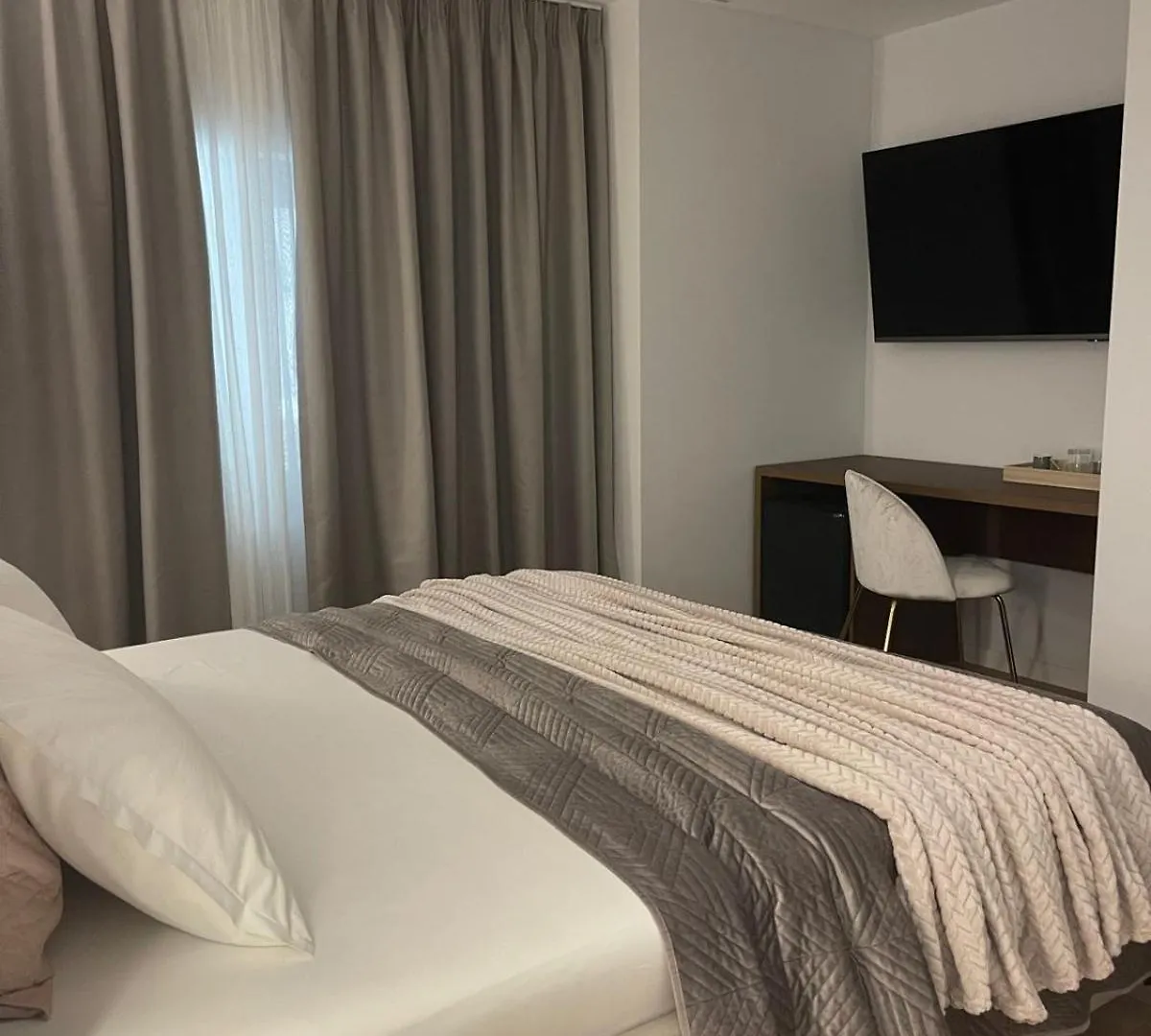 Lindi\'S Room 1 4 location